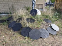 Spejdere bygger skjolde